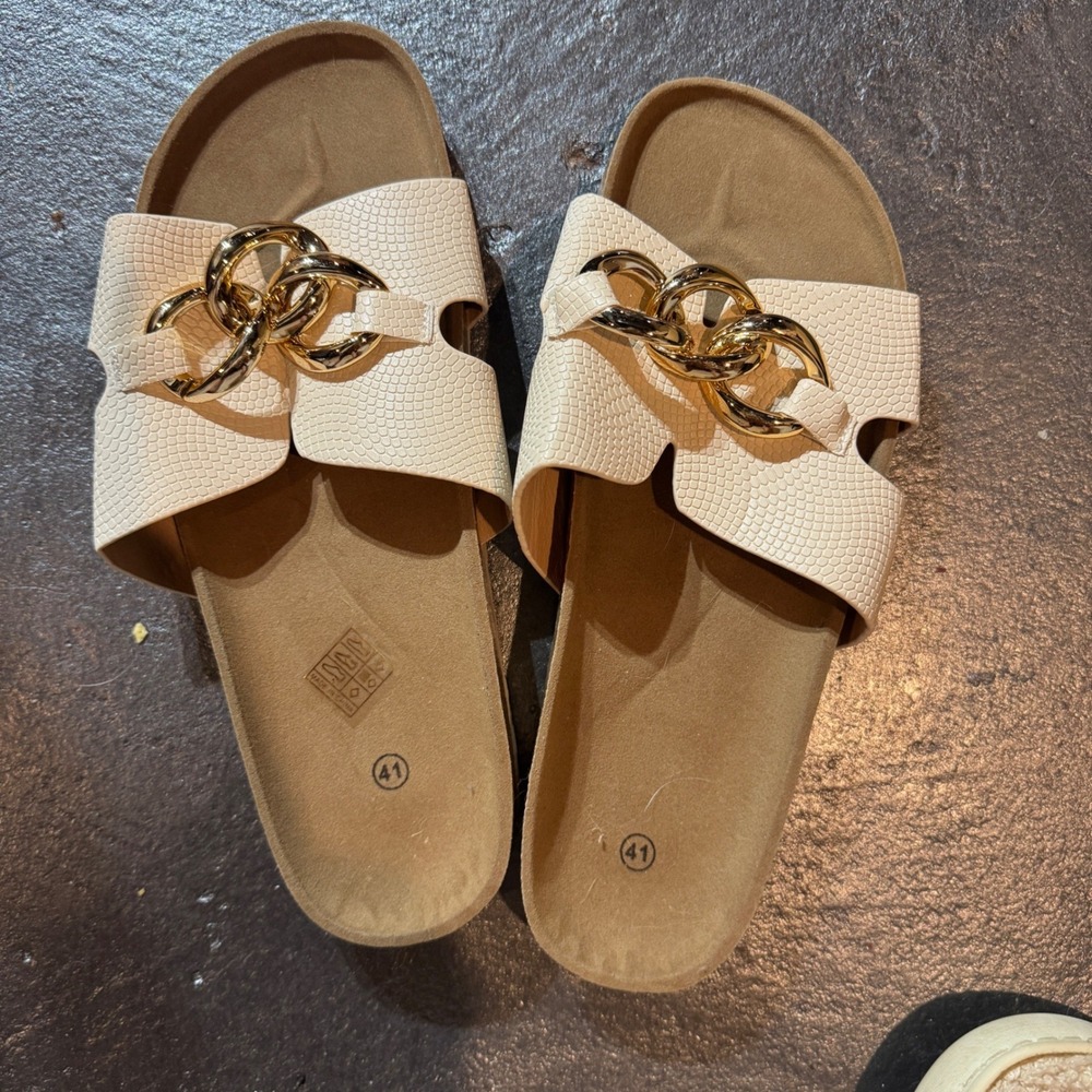 Cream Snakeskin Embossed Slide Sandals with Gold Chain Detail Size 41 Flat Shoes
